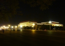 夜幕中的人民大会堂图片