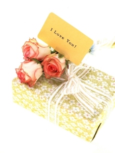 生日礼物玫瑰花盒子卡片图片
