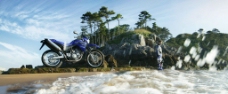 沙滩上的摩托车图片