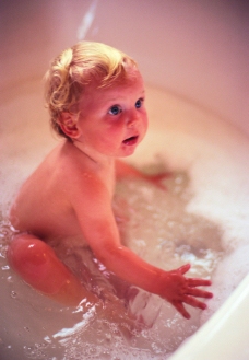 儿童 沐浴图片